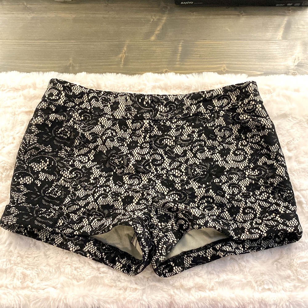 WOMENS BEBE BLACK LACE SHORTS